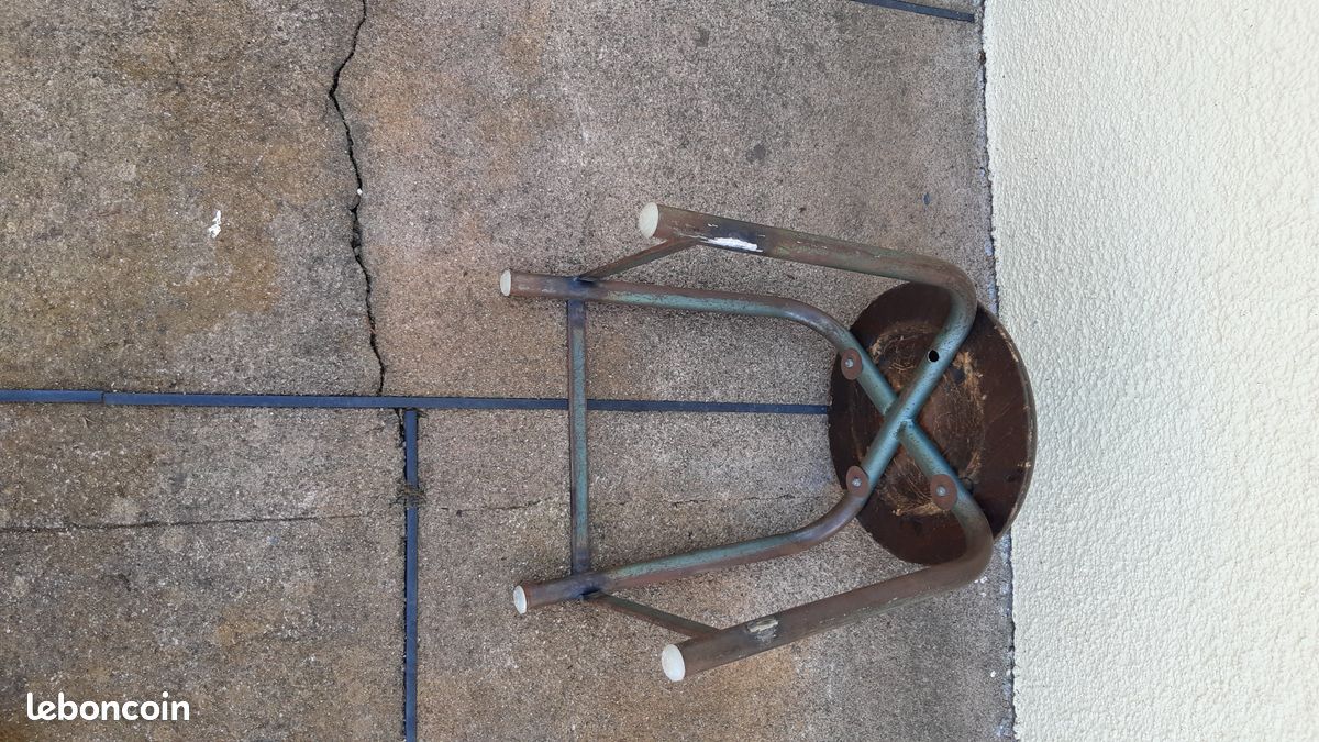 Tabouret industriel (image 4)