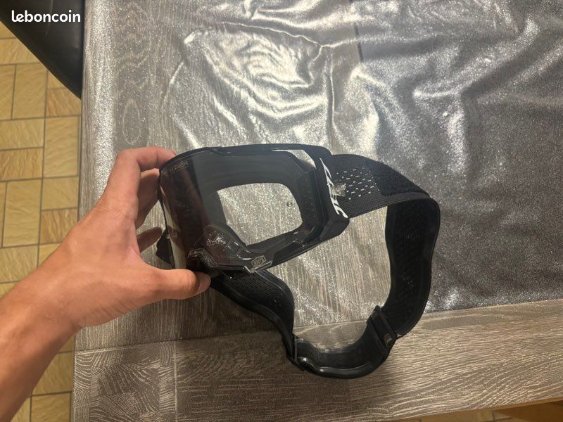 Lunette de moto (image 2)