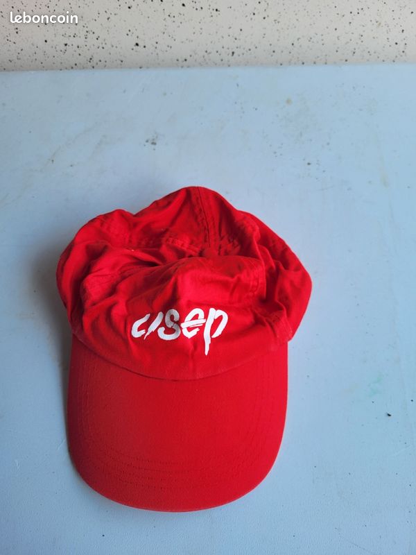 Casquette rouge (image 2)