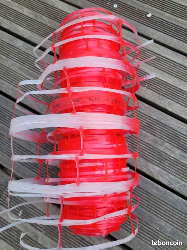 Chute grillage avertisseur rouge (image 2)
