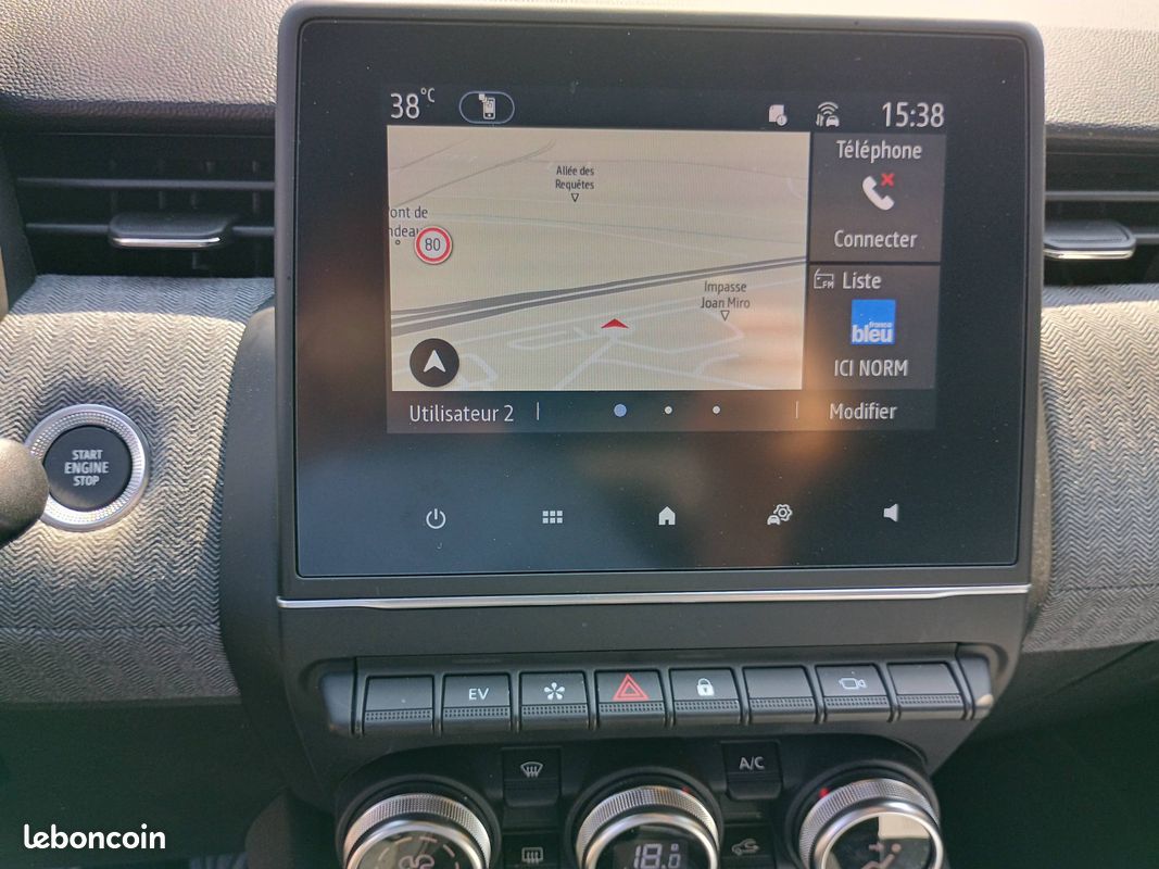 RENAULT Clio E-Tech full hybrid 145 ch GSR2 Techno (image 23)