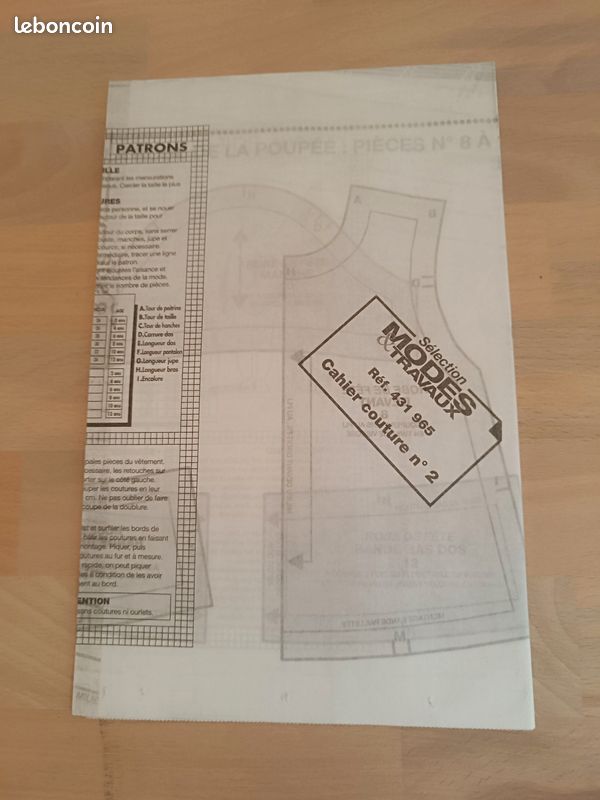 Patron De Couture Modes Et Travaux N°517627 - Pour Réaliser Une Robe