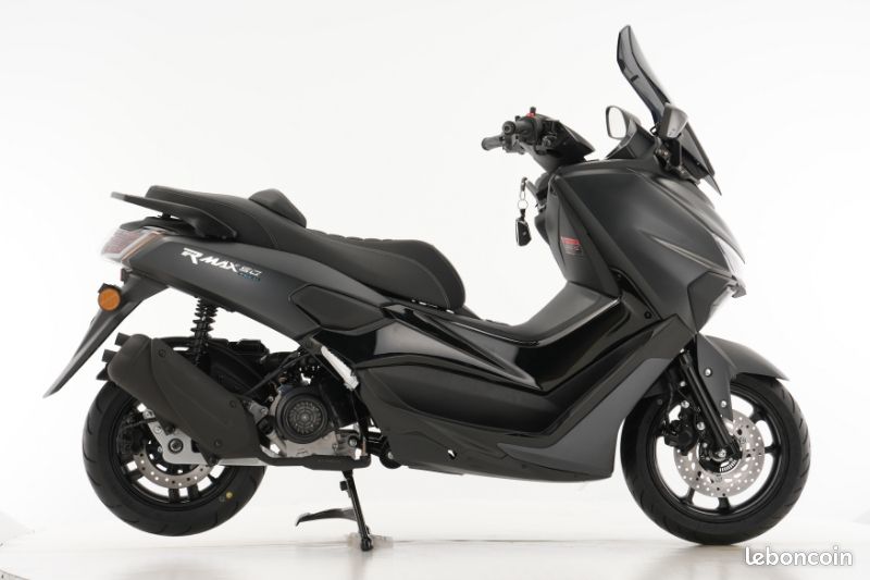 Rmax Euro 5 2026 Scooter JM KeylessGo Carplay USB Full options (image 6)