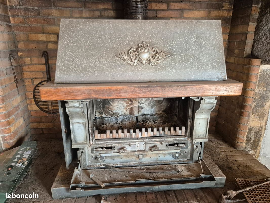 Insert à bois ancien en fonte (image 3)