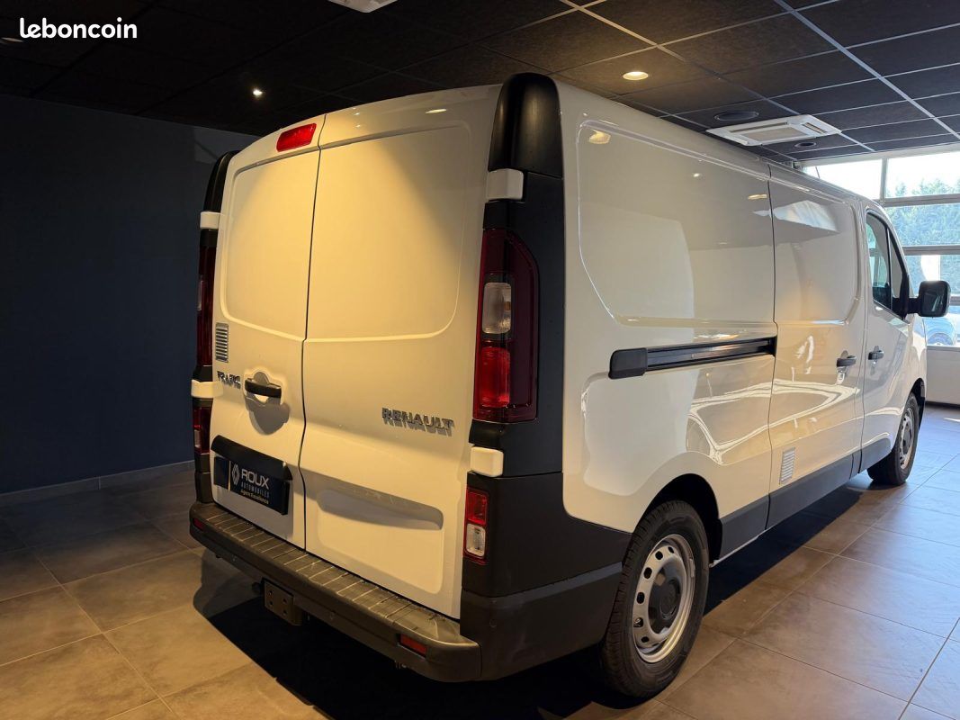 Renault trafic l2h1 3t 2.0 blue dci 150 advance / attelage / habillage bois / prix ht 2026 (image 6)