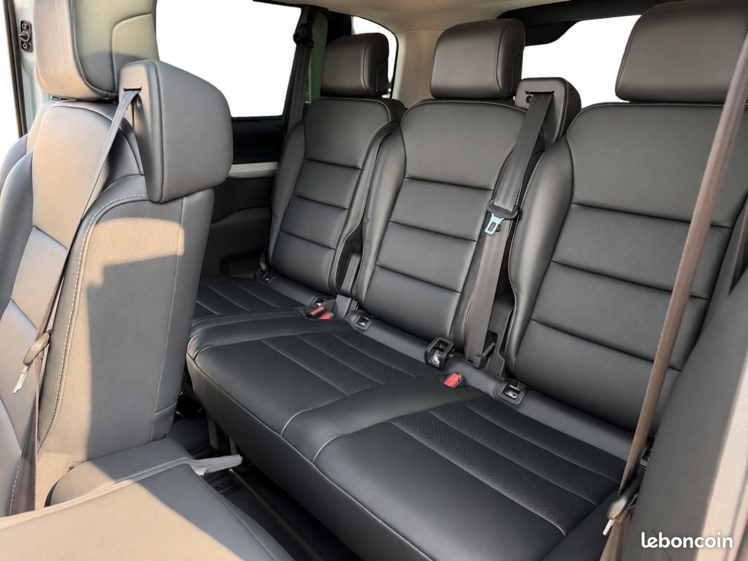 Peugeot Traveller Long Allure 2.0 BlueHDi 180 EAT8 8 Places • Cuir Entretien Peugeot Attelage (image 22)