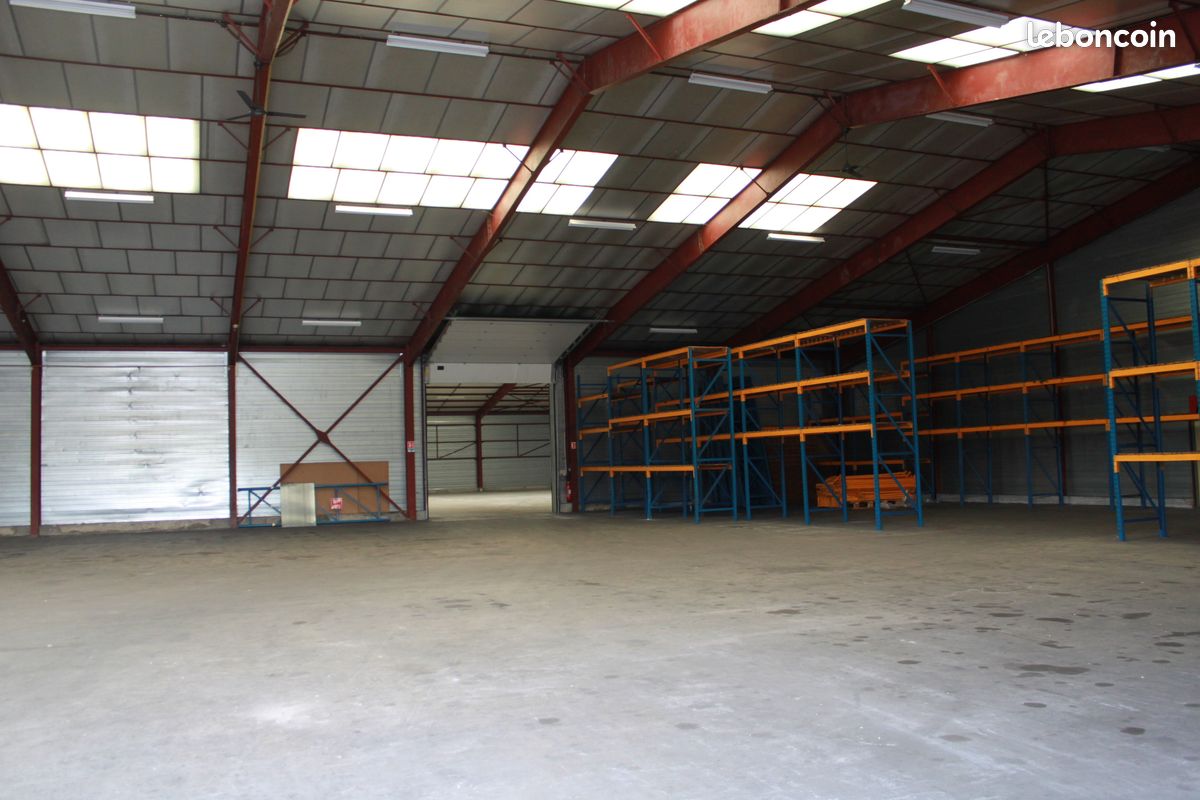 Bâtiment industriel 2400 m² (image 3)