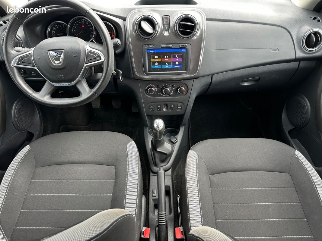 DACIA SANDERO STEPWAY 1.5 DCI 95 BLUE Garantie 12 mois (image 2)