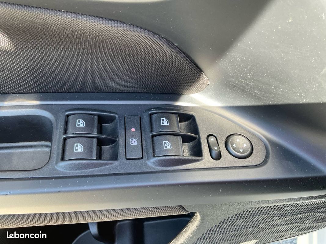 FIAT Tipo 1.6 MultiJet 120 ch Pop (image 19)