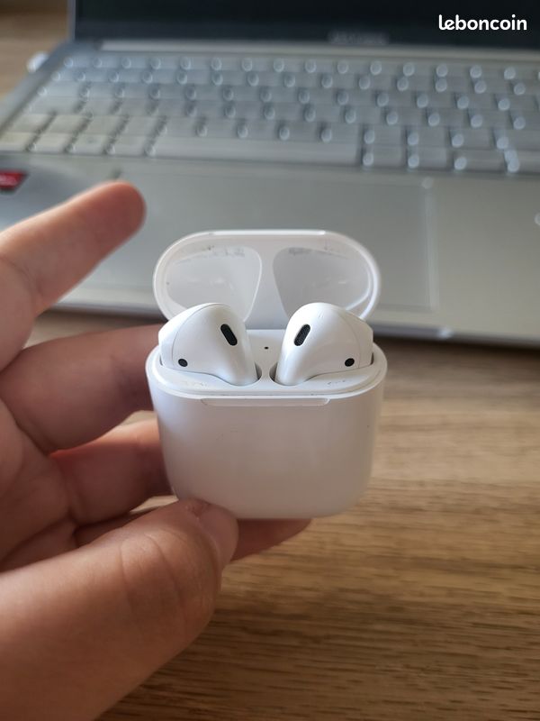 Airpods 3 (image 1)