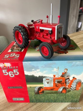 Maquette Tracteur Valmet 33 Diesel Rouge En Métal échelle 1/16 - Modèle Rare Universal Hobbies