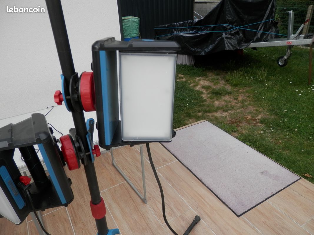 Lampes sur trépieds (image 3)