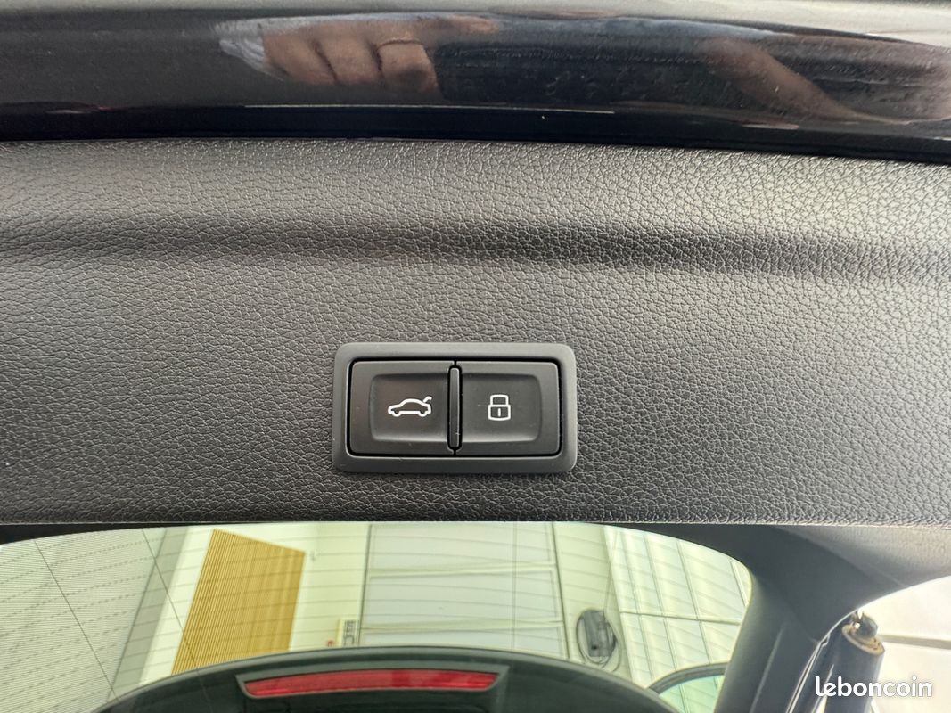 AUDI Q3 Sportback 45 TFSIe 245 ch S tronic 6 S line (image 18)