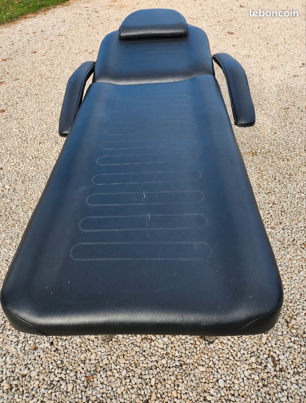 Table, fauteuil (image 13)