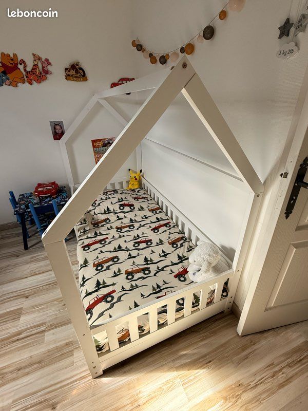 Lit cabane en bois blanc (image 2)