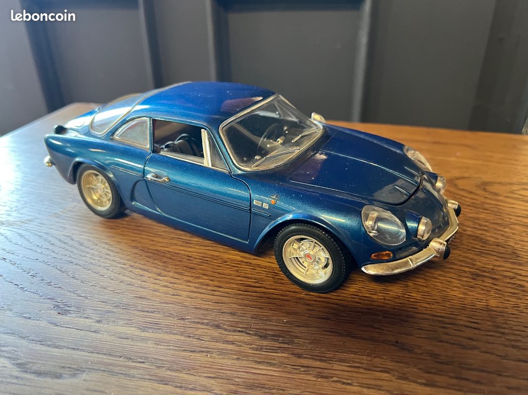 BURAGO 1/16 Alpine A110 1600S 1971 - Die Cast Metal - Voir
