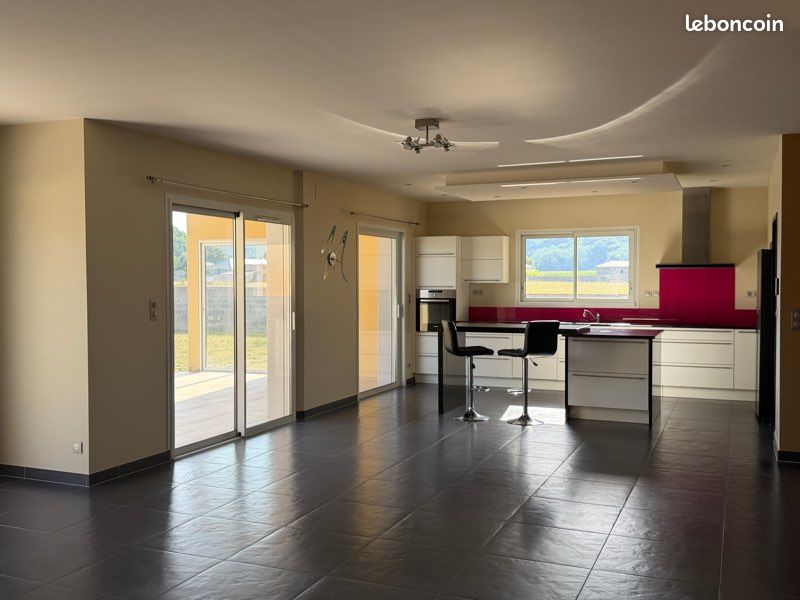 Maison contemporaine de 140 m² habitables 194 m2 au total DPE AA – Aucun travaux à prévoir – Terrain clos de 1 000 m² – Vue Pyrénées (image 7)