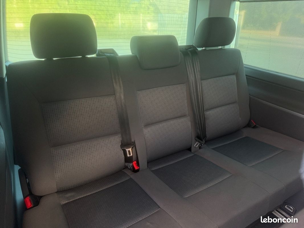 VOLKSWAGEN MULTIVAN 2.5 TDI 130 sièges chauffants carplay clim 3 zones garantie 12 mois (image 16)