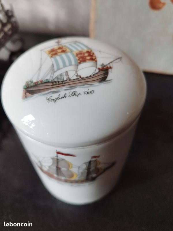 Pot avec couvercle, bonbonnière ou boîte à thé ou boîte à coton en porcelaine de limoges (Voilier (image 4)