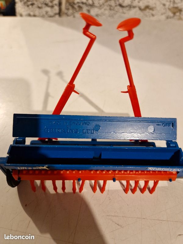 1/32 Britains Semoir Nordsten Lift o matic pour Pièce ou à réparer (image 5)