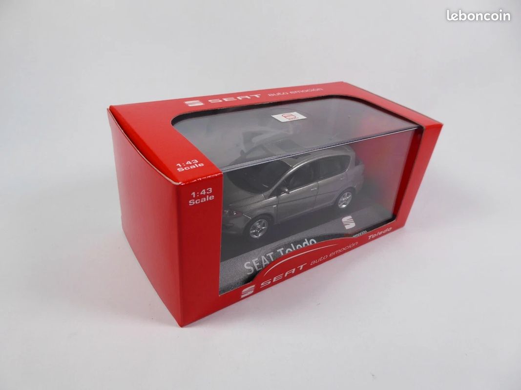 SEAT ALTEA XL fonce rouge véhicule miniature IXO 1/43 EUR 34,99