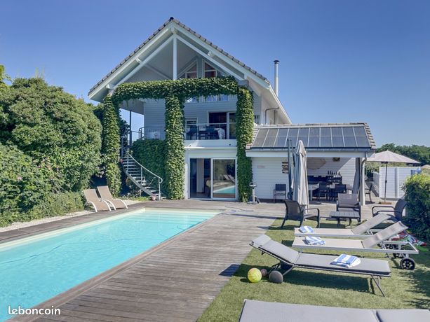 Villa 6 pièces 323 m²