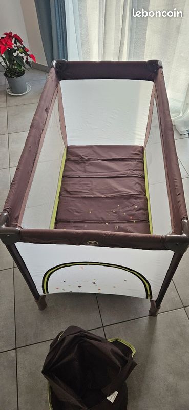 Lit parapluie (image 1)