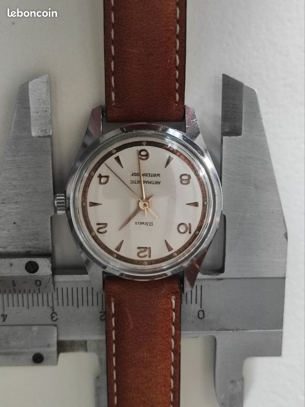Lot De 2 Montres Bracelet Mécanique Vintage Antimagnétique Pour Femme - Occasion, Fabrication France