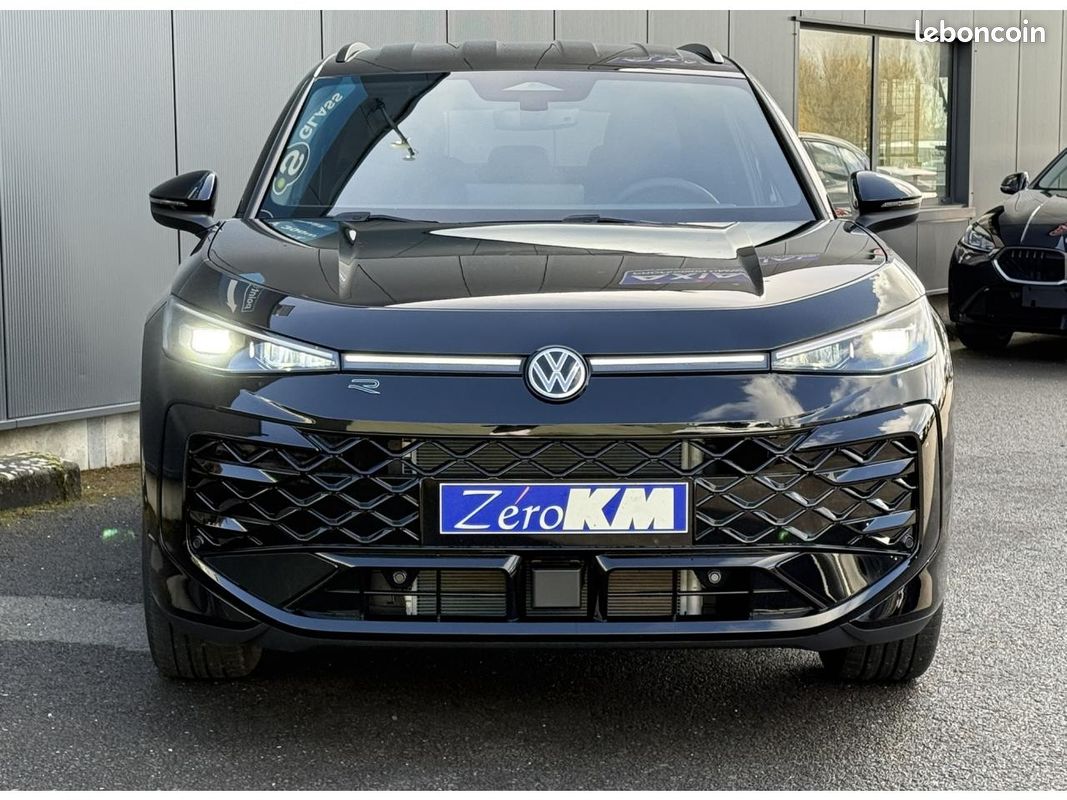 VOLKSWAGEN T-ROC 1.5 eTSI Hybrid DSG7 150 R-Line avec IQ Light et Hayon électrique (image 24)