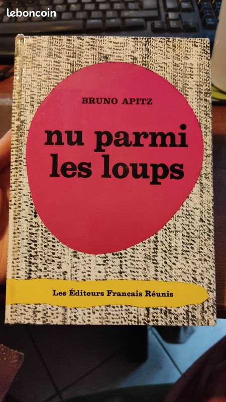 Nu parmi les loups (image 1)