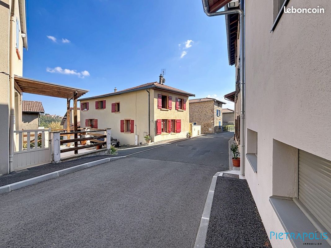 Maison 5 pièces 106 m² · aux Sauvages · 106 m² · 235 000 €