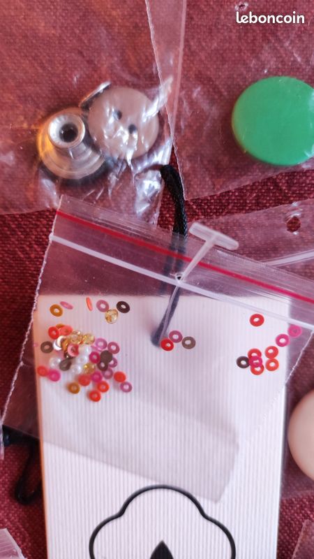 Neuf : lot de boutons + un kit d'étiquettes thermocollantes (image 8)