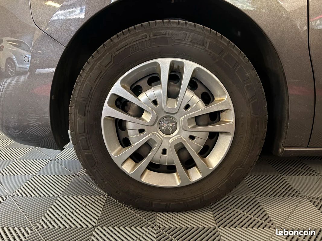 Peugeot EXPERT Standard 2.0 Blue HDi 122 cv Asphalt - TVA RECUPERABLE 17492 HT - ATTELAGE - SUIVI COMPLET PEUGEOT (image 34)