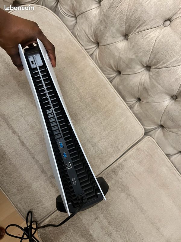 Rassurez-vous, la PS5 peut s'utiliser à l'horizontale