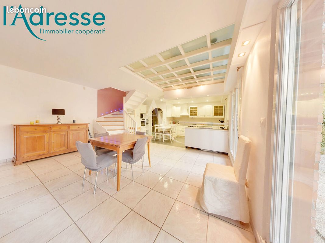 Appartement 5 pièces 105 m² · à Champs-sur-Marne · 105 m² · 310 000 €
