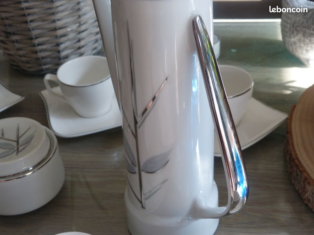 Service à café en porcelaine, 6 tasses et sous tasses (image 16)