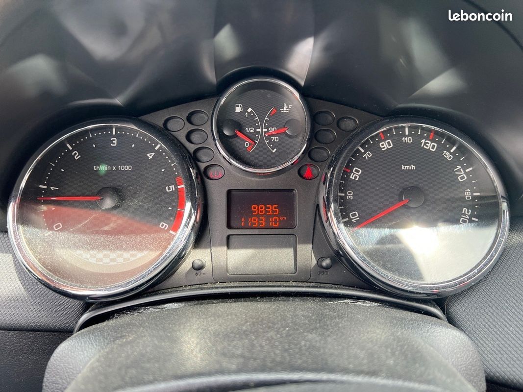 PEUGEOT 207 CC 1.6 HDi 112ch FAP Série 64 ENTRETIEN COMPLET GARANTIE 12 MOIS (image 14)