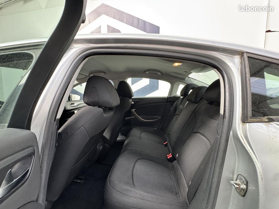 CITROEN C5 1.6 HDi 16V FAP - 110ch BERLINE . PHASE 2 /ATTRACTION (image 15)