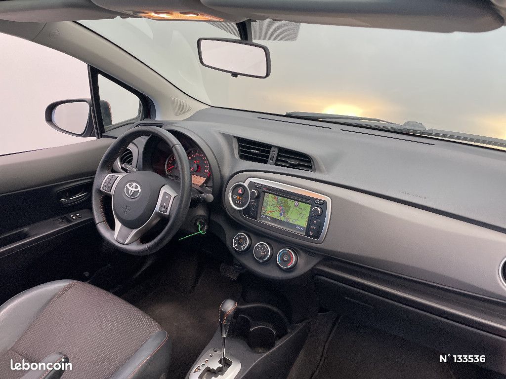Toyota Yaris 100 VVT-i Style CVT (image 10)