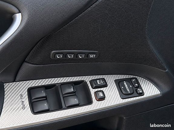Lexus IS 5.0 V8 423 ch / Mark Levinson Caméra Sièges ventilés et chauffants Carbone (image 23)