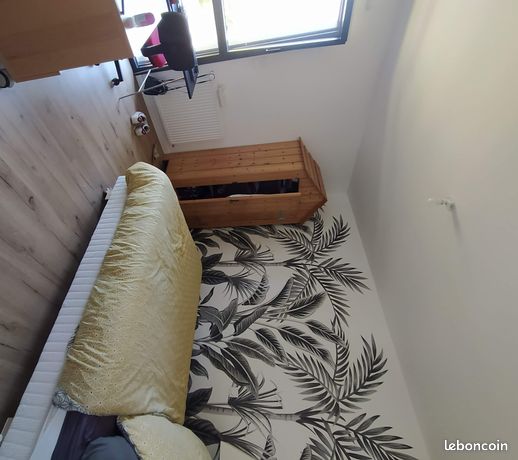 Chambre meublée