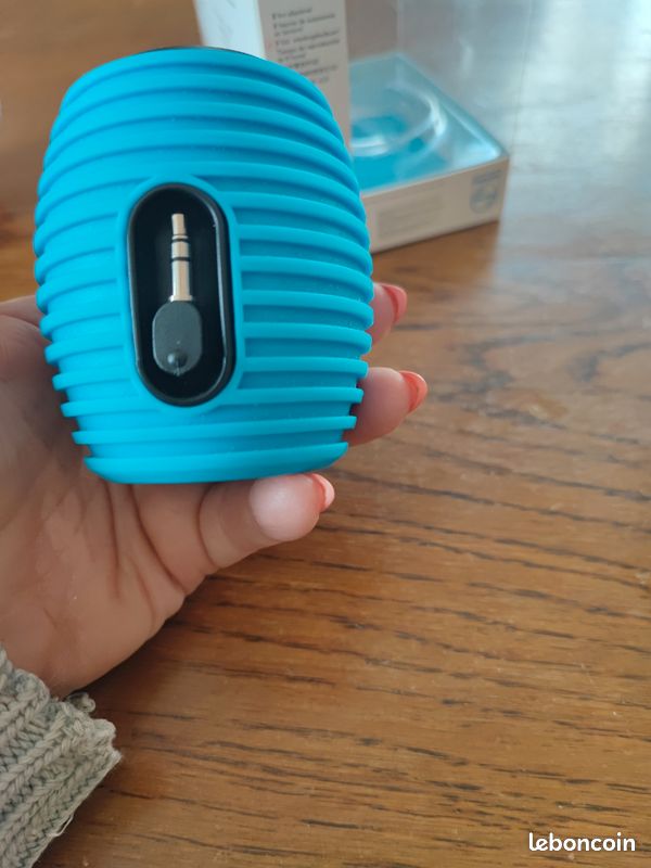 Mini speaker (enceinte)bleu et noir (image 5)