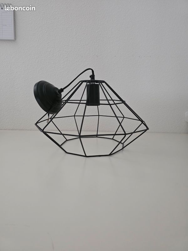 Suspension (image 1)