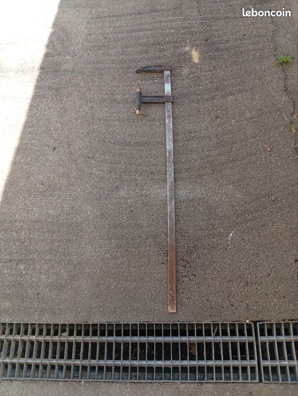Grand serre-joint (image 1)