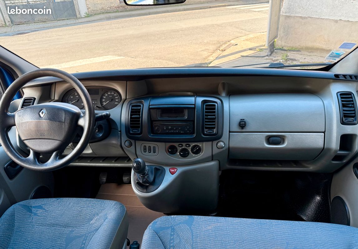 Renault trafic 2.5 dci 135ch l2h1 cabine approfondie (image 3)