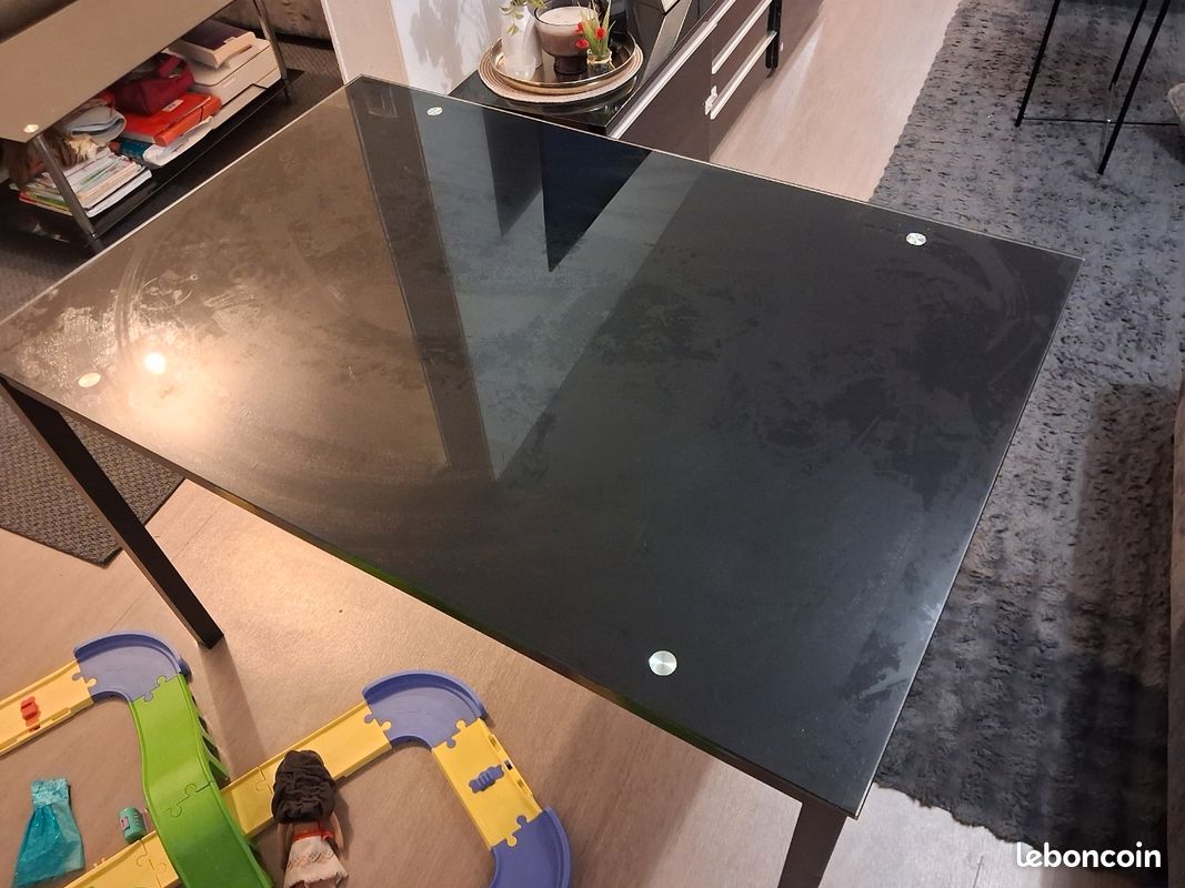 Table a manger (image 2)