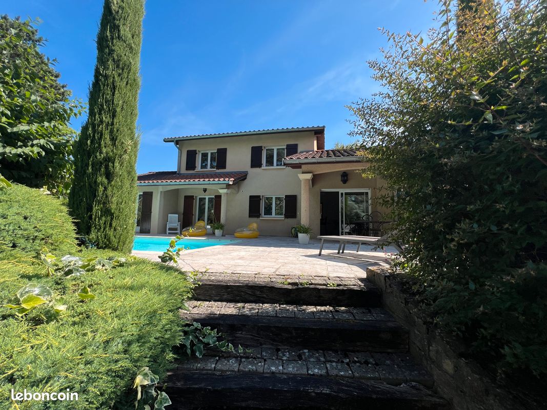 Maison 6 pièces 161 m² · à Genay · 161 m² · 690 000 €