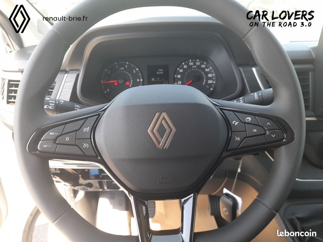 Renault trafic fg blue dci 130 l1h1 3t gsr2 advance (image 23)
