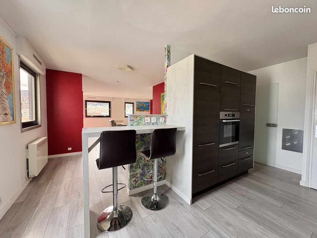 Appartement 6 pièces 156 m² · à Saint-Étienne · 156 m² · 189 000 €