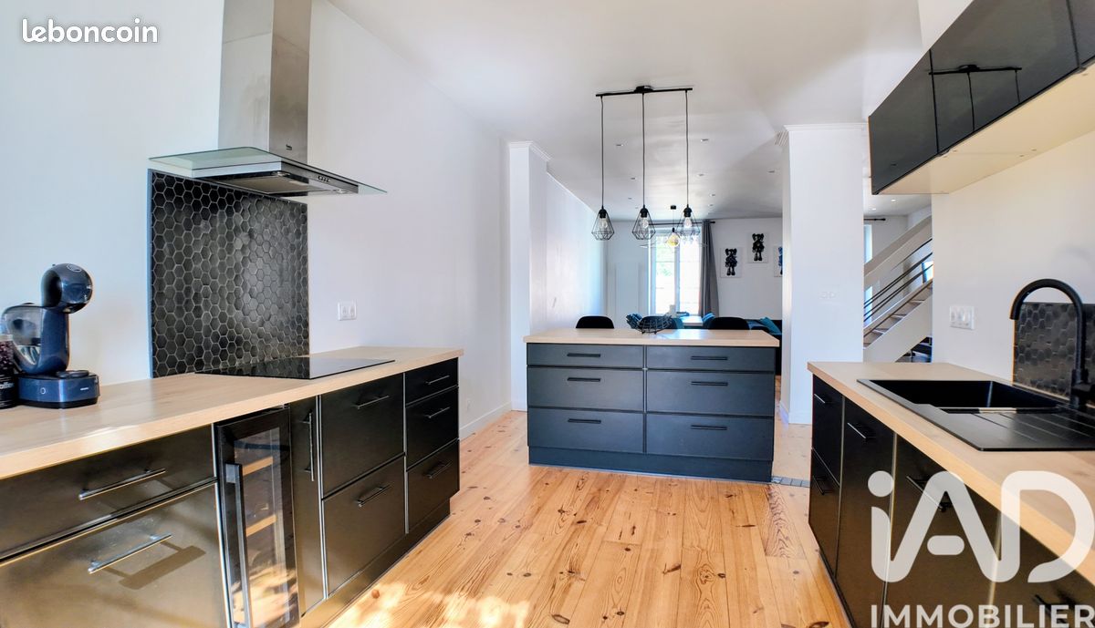 Appartement 4 pièces 134 m² · à Saint-Étienne · 134 m² · 199 000 €